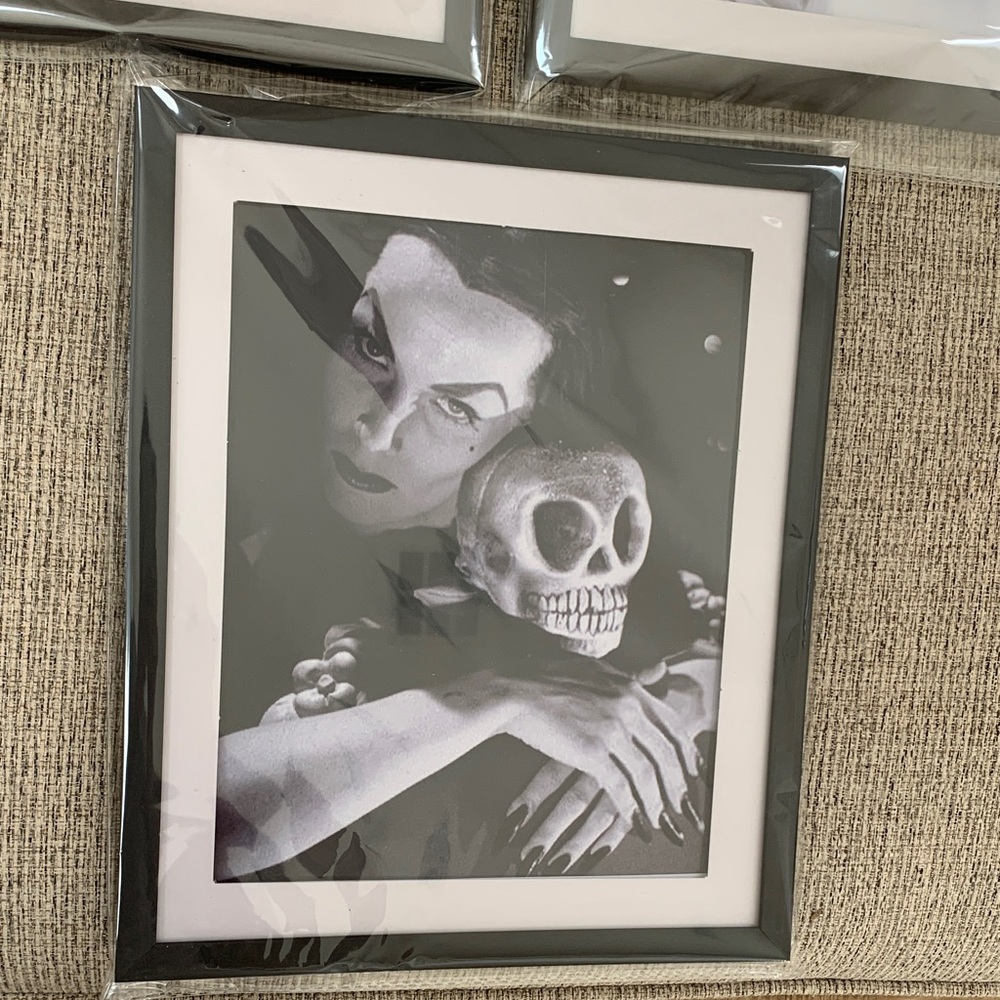 3 Black & White Halloween Art Print Set Vampira w skull, Bride of Frankenstein - Picture 5 of 16